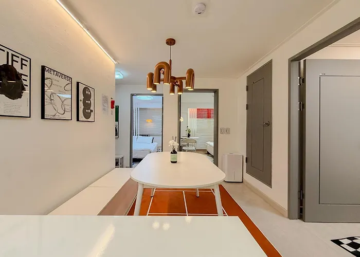 Hongdae Stay, Mangwon&hapjeong ,15 Minutes To Itaewon,yongsan,명동20분 아파트 *